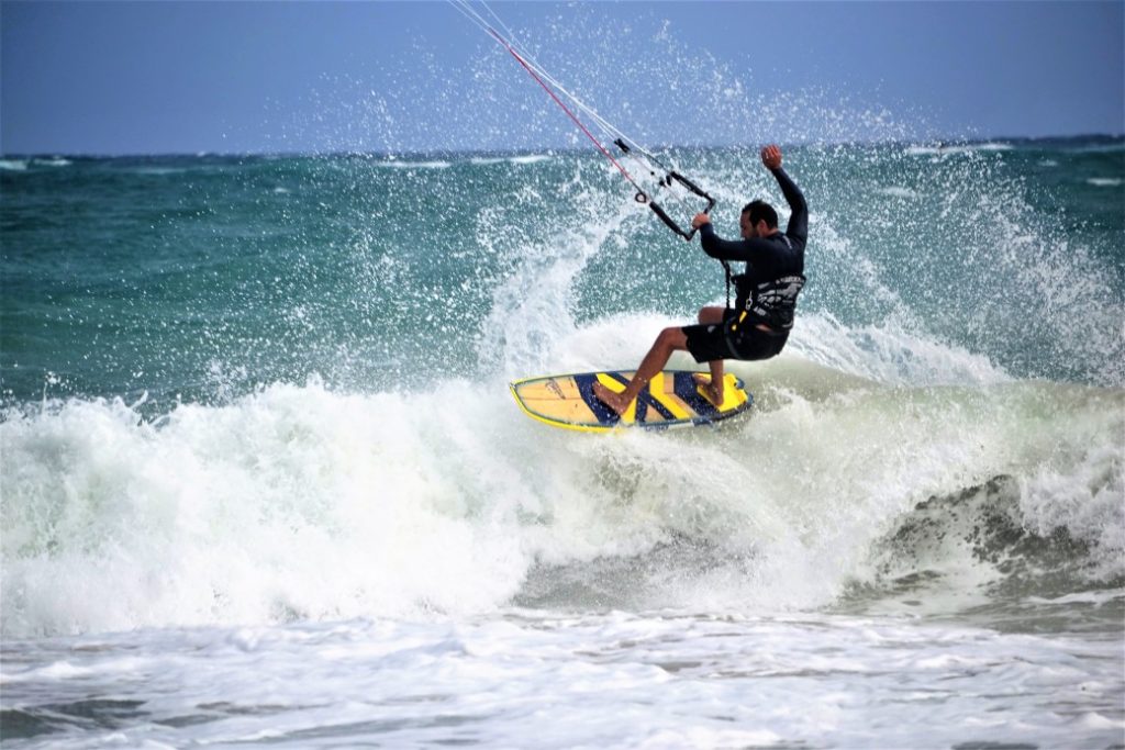 Clases de kite surf, navegación y actividades acuáticas en Sotogrande